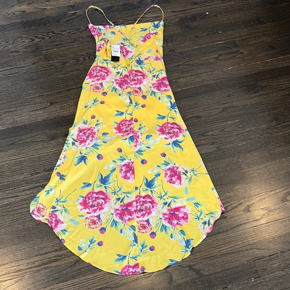 NWT- Floral Yellow Maxi Dress by Bebe size XS - Picture 4 of 6